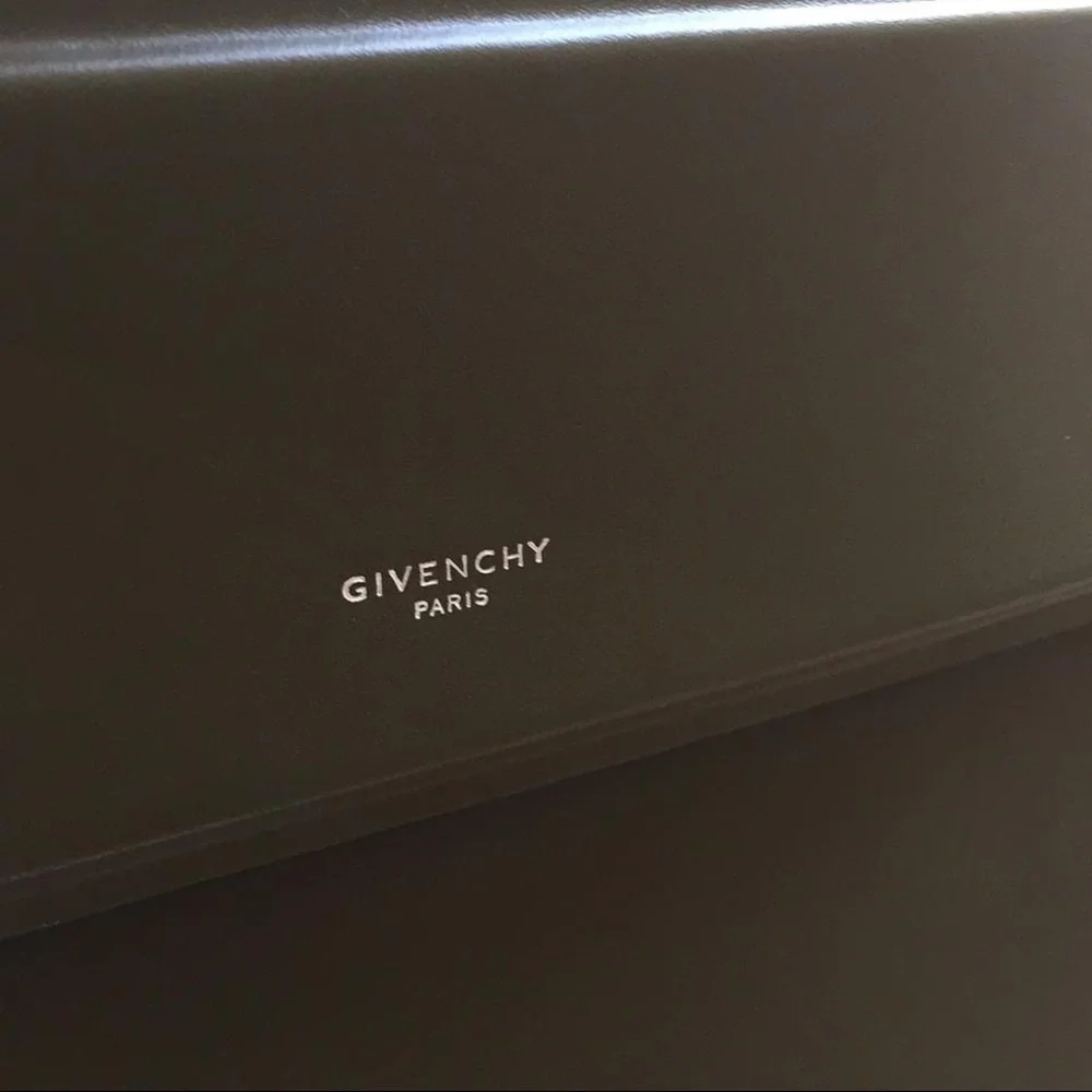 givenchy small khaki green horizon bag - Picture 12 of 12